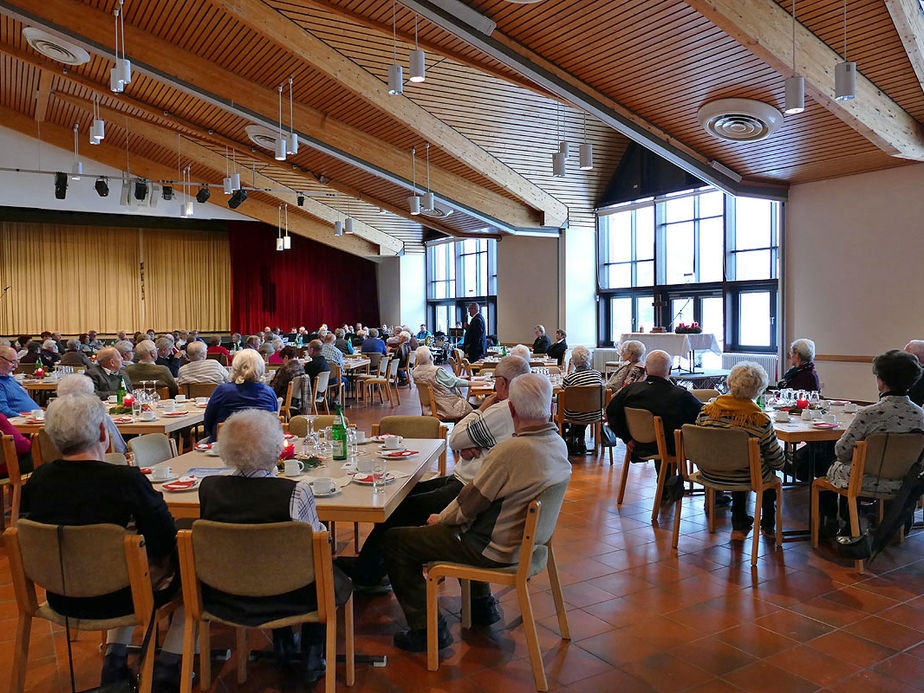 Seniorenadventsfeier im Haus des Gastes (Foto: Karl-Franz Thiede)